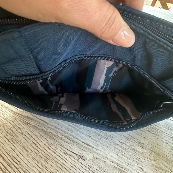 Lug Love Flyer Convertible Crossbody Handbag Belted Purse Navy Blue - Picture 4 of 8